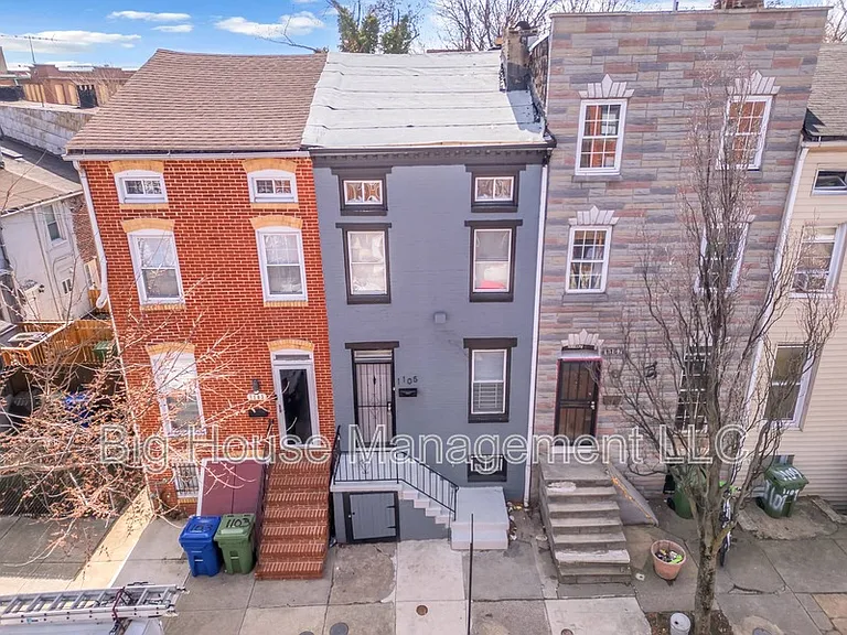 1105 W Lombard St — Photo 2