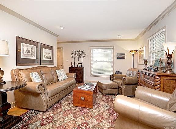 4th image of 5323 Amity Pl