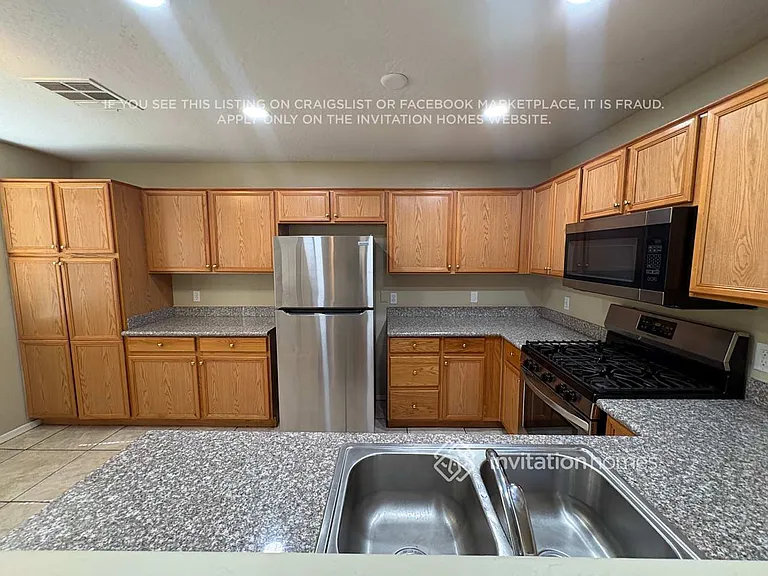 7106 N 77th Dr — Photo 8