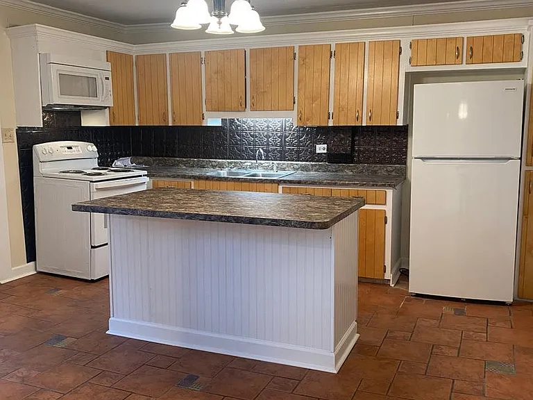 7600 Pond Dr — Photo 11