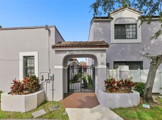 11657 NW 11th St, Pembroke Pines, FL 33026