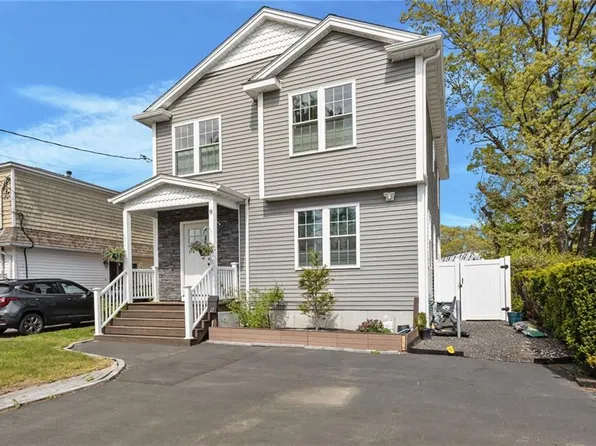 9 Tarklin St, North Providence, RI 02904
