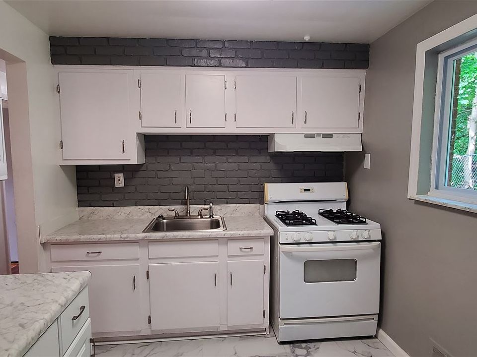 757 Wilkinsburg Kitchen 2