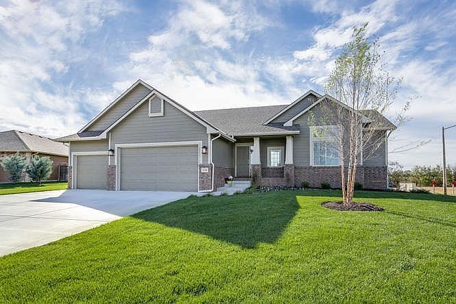 1st image of 1130 N Countrywalk Ct