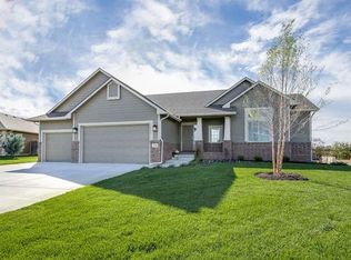 1130 N Countrywalk Ct, Rose Hill, KS 67133