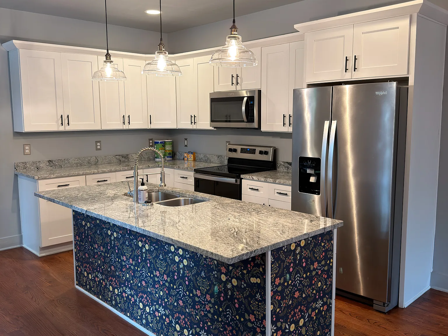 3 bed, 2.5 bath, 1413 sqft, $2,300 — Photo 2