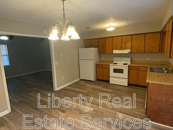 3rd image of 129 Deann Dr