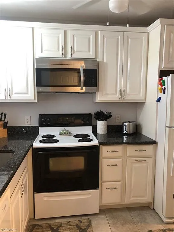 Building Photo - 150 Turtle Lake Ct #310