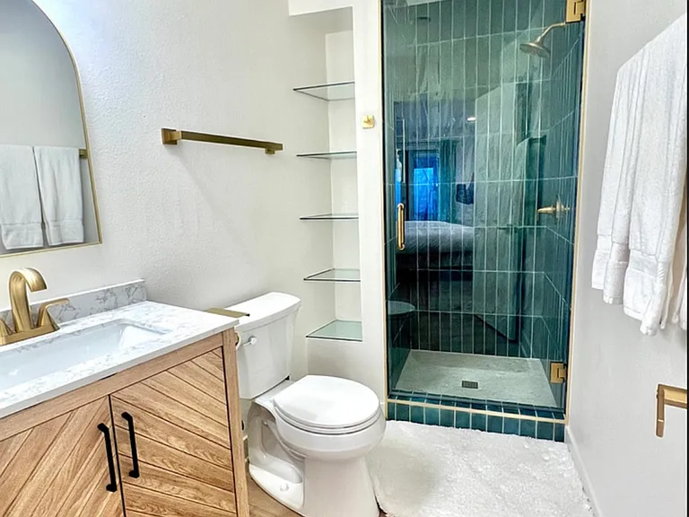 2525 Brant St — Photo 36