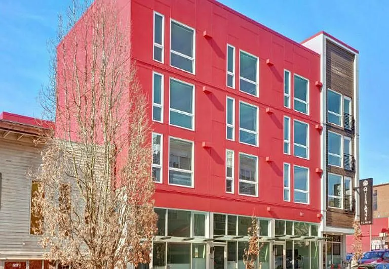 Queen Anne Flats — Photo 1