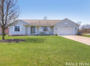 7691 Golf View Ct SW, Jenison, MI 49428