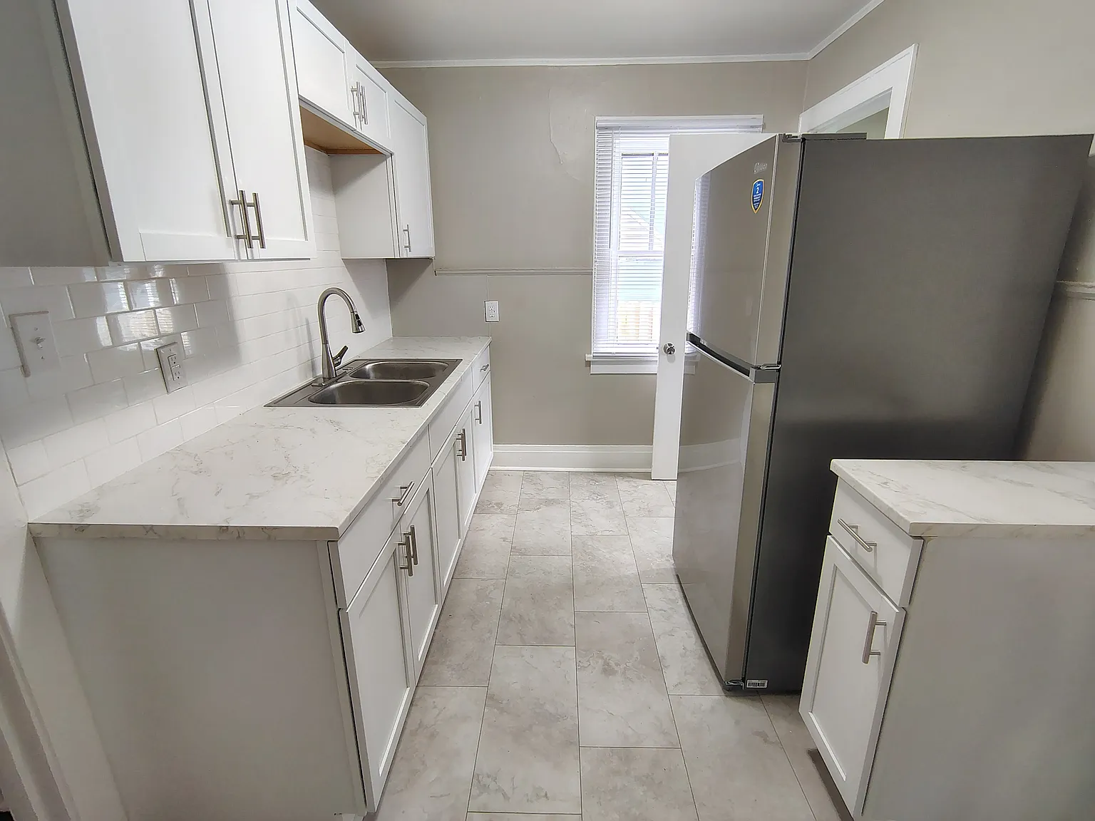 3 bed, $1,600 — Photo 4