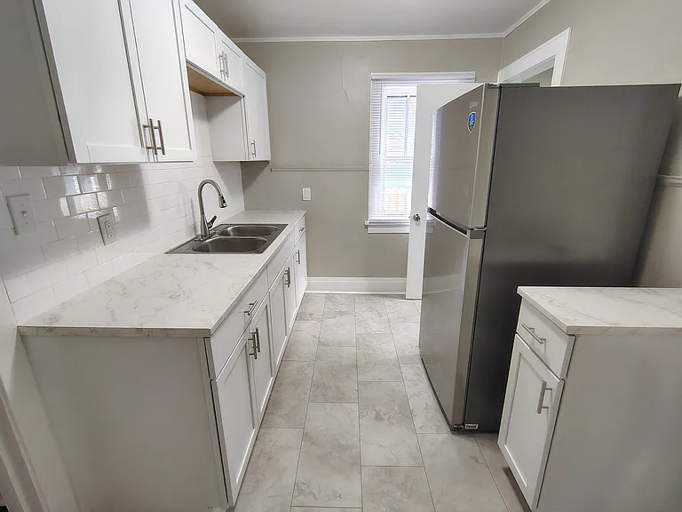 230 Sheridan Dr — Photo 4
