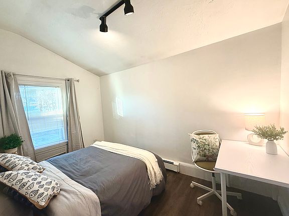 3rd image of 73 Barrows St APT 2