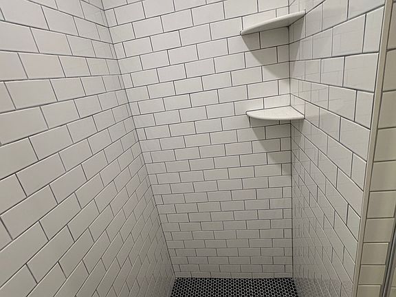 4th image of 2315 Christian St Floor 2