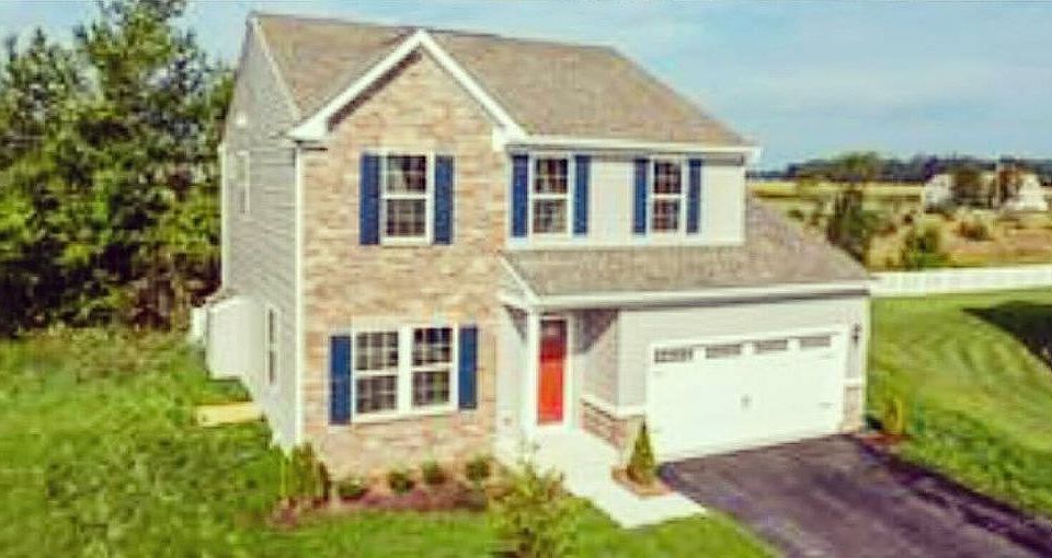 1st image of 207 W Bourne Way