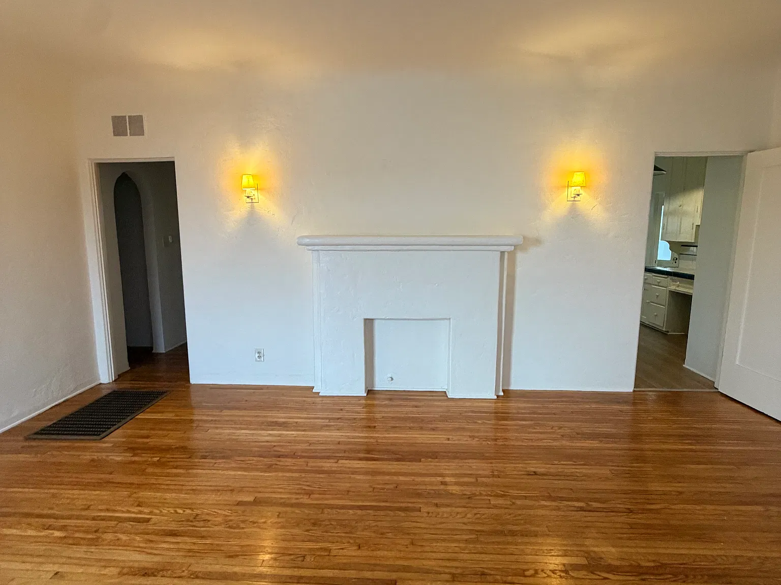 1 bed, 850 sqft, $3,200 — Photo 4