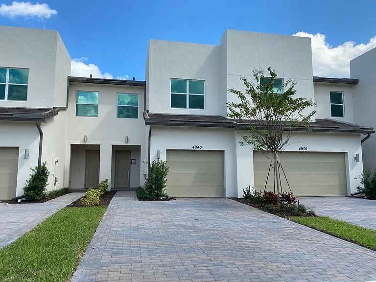 4946 Navali Dr — Photo 25