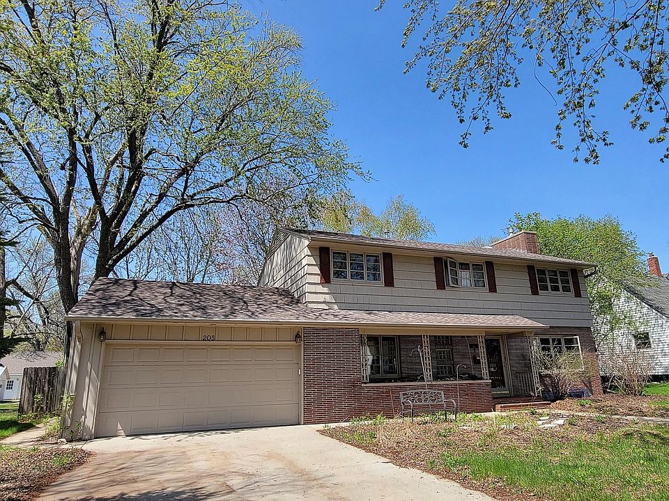 205 South St, Morris, MN 56267 Zillow