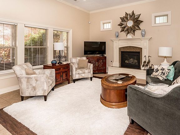 Living Room with Gas Fireplace