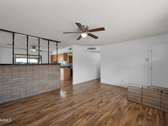 5th image of 1630 W GENEVA Drive