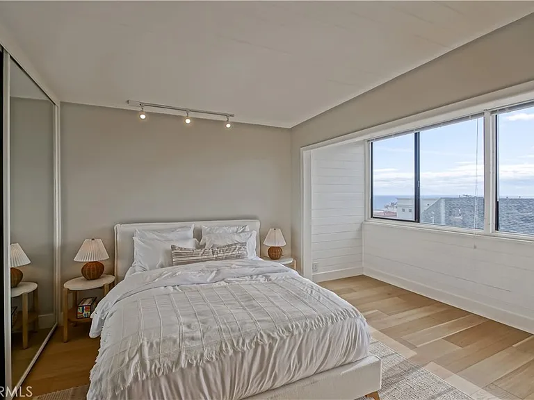 320 Marine Ave — Photo 50