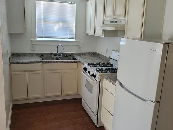 4th image of 730 Maple St #7