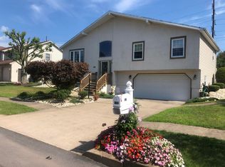 123 Saint Charles Dr, Hazleton, PA 18201