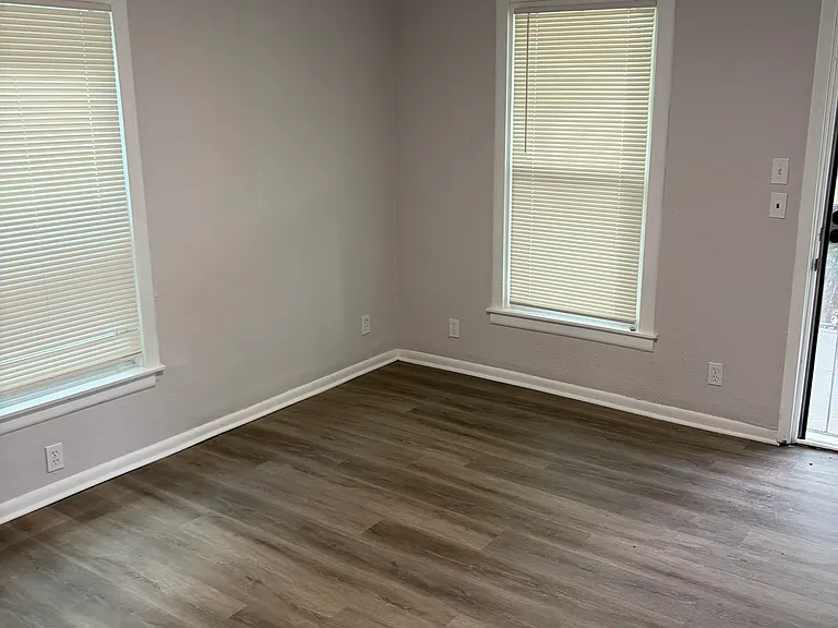 1601 Oakley Ave — Photo 13