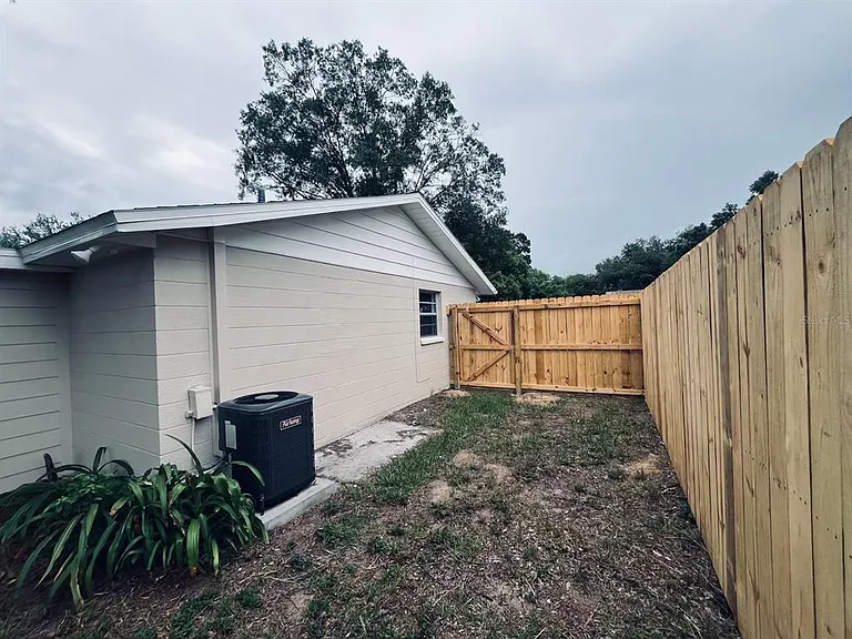 5323 Satsuma Dr — Photo 38