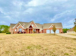 125 Mayfield Dr, West Point, MS 39773