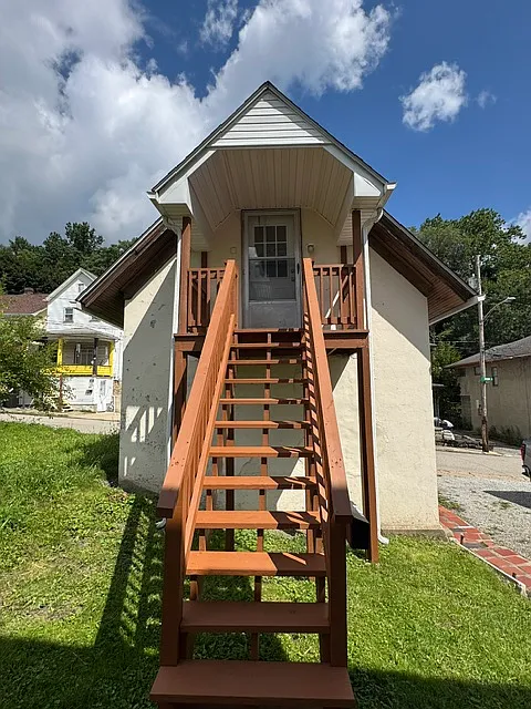 315 W Otterman St