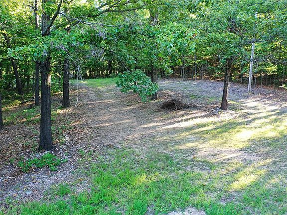 5th image of 110 County Road 1418 #37