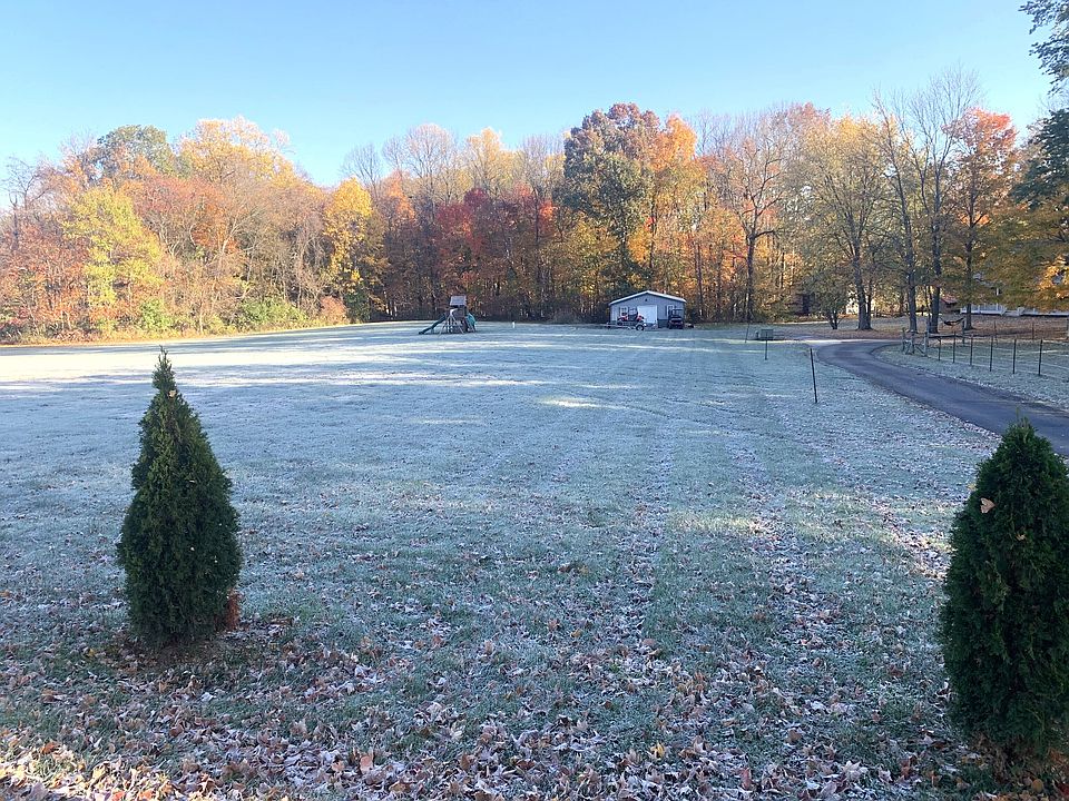 2nd image of W Oak Hill Rd