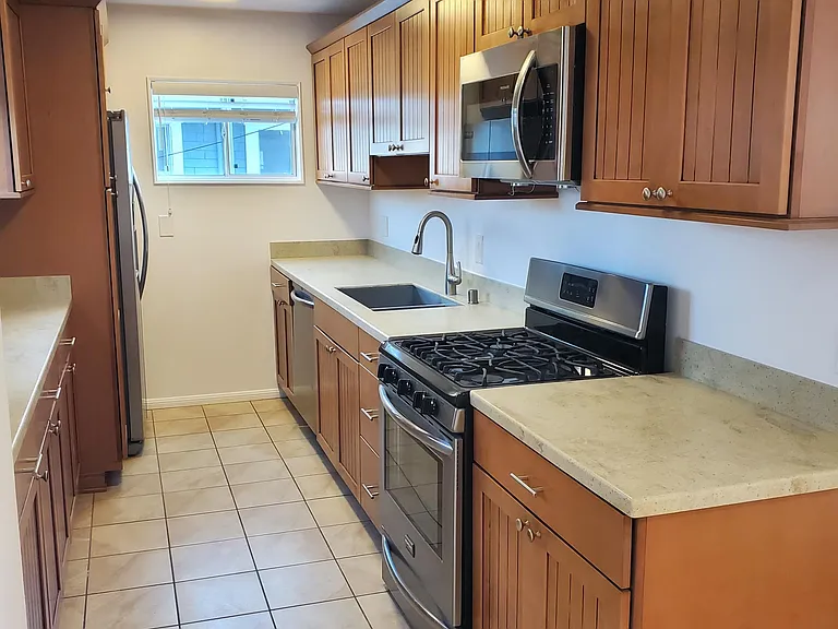 46 Thornton Ave #1/2 — Photo 4