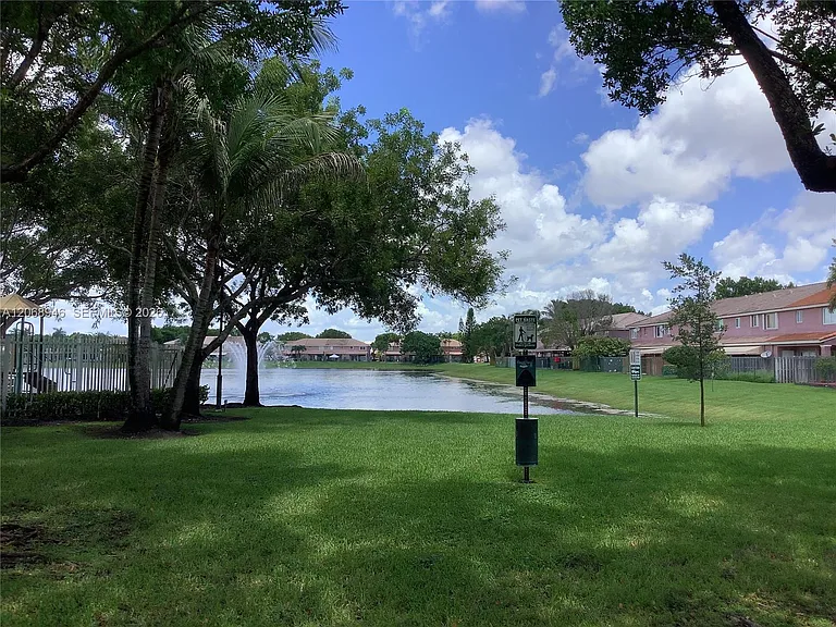 7050 SW 164th Ct — Photo 12