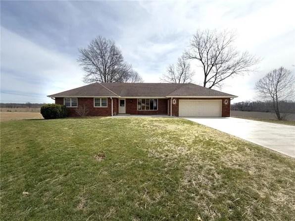 805 Fairlane Dr, Chillicothe, MO 64601