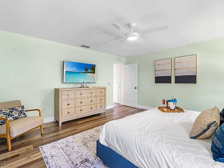 2307 SW 40th St — Photo 13