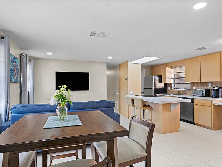 200 E Langsner St #1 — Photo 8