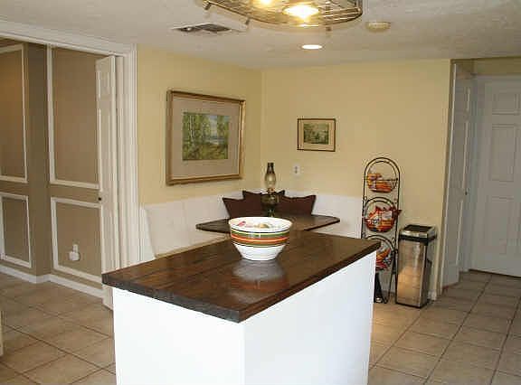3rd image of 10306 Meadow Lake Ln