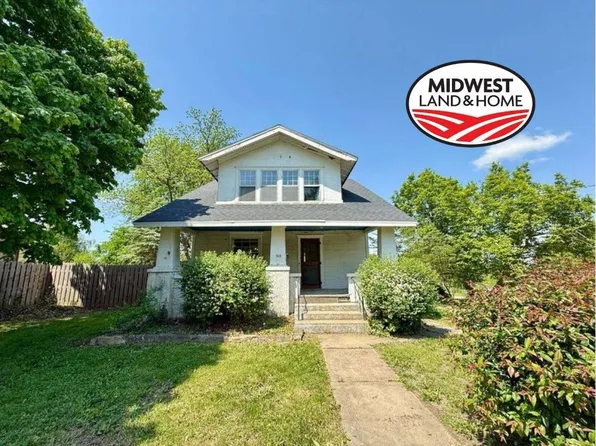 512 N 9th St, Hiawatha, KS 66434