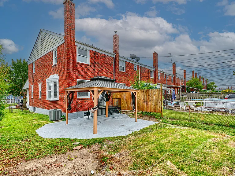 1902 Kelmore Rd — Photo 24
