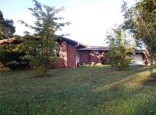 16 Versailles Rd, Irving, NY 14081