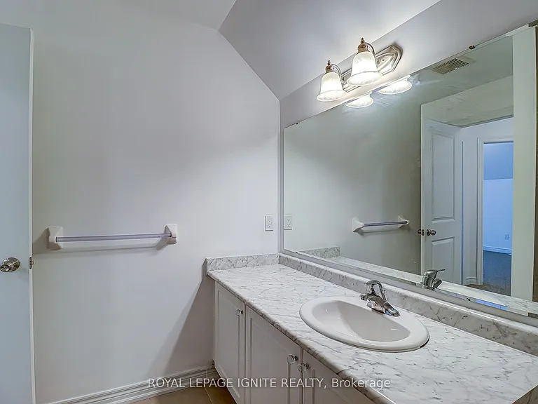 931 Broadway Blvd — Photo 37