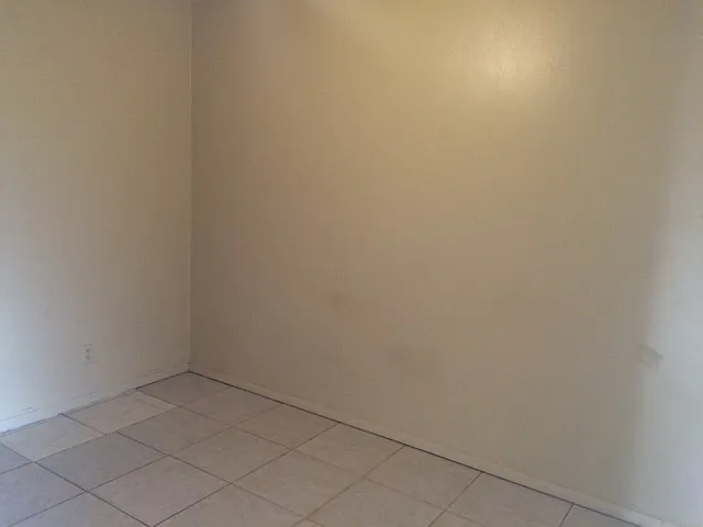 1533 NW 1st Ave — Photo 12