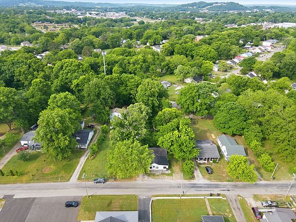 4th image of 410 Mooresville Pike