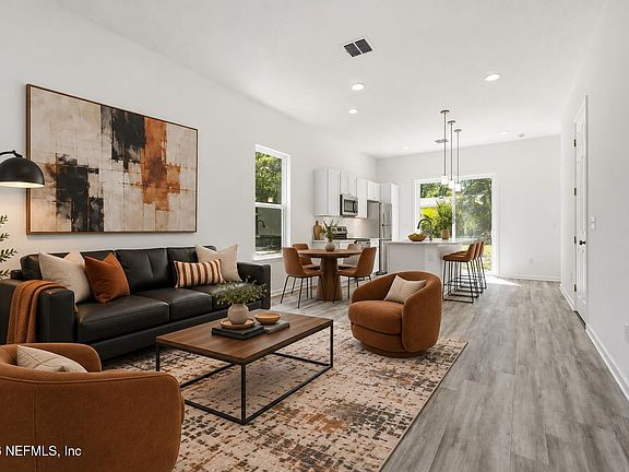 3rd image of 863 W 6TH Street