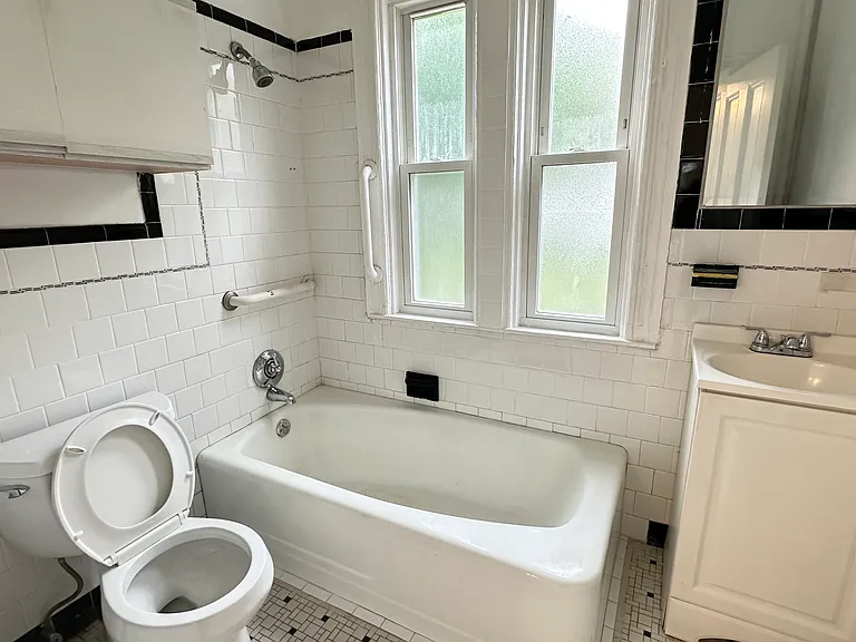 76 Faywood Ave #2 — Photo 10