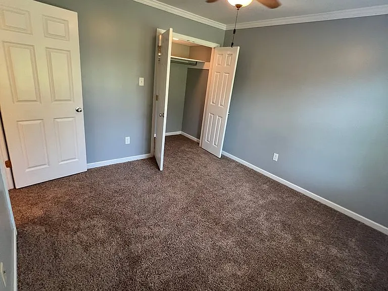 Huntingdon Apartments — Photo 34