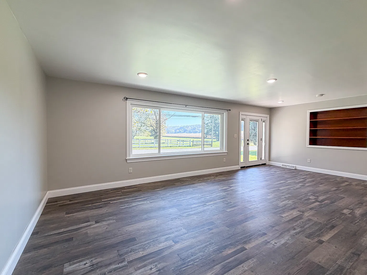 4 bed, 3354 sqft, $1,995 — Photo 4